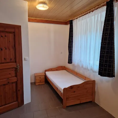 U Martina 도마즈리스